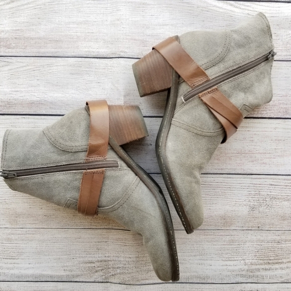 OTBT Bedford Suede Ankle Boots!! CLEAN!! - Picture 2 of 6